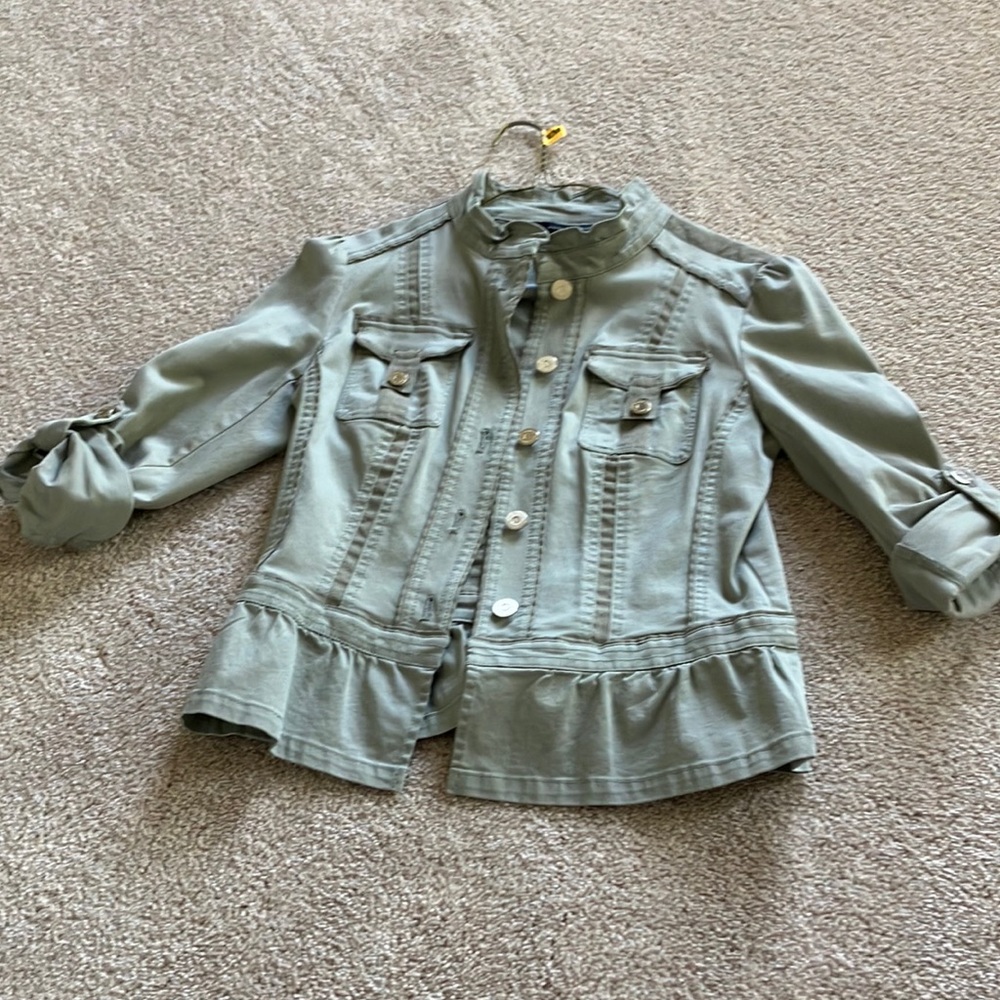 White House Black Market light sage green jacket. Peplum. Beautiful details EUC